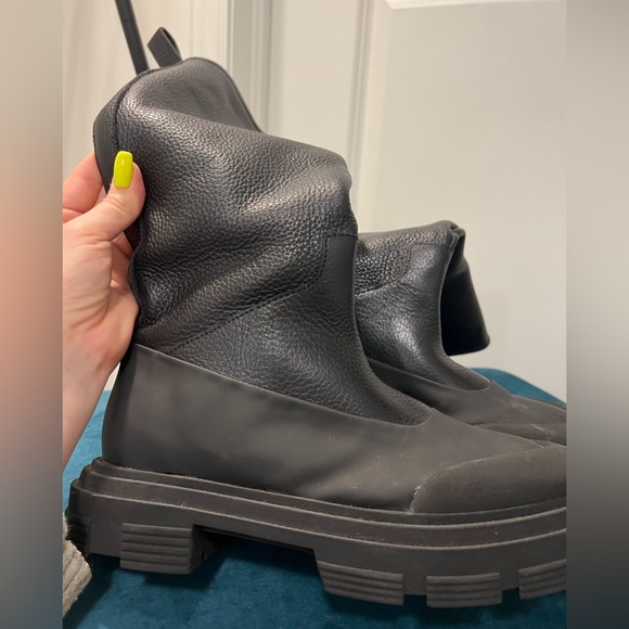 Zara Leather Boots - Picture 2 of 9